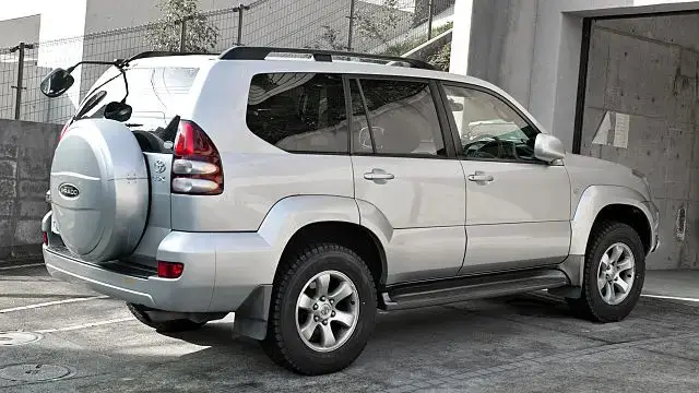 Toyota Land Cruiser 120 rear side almostcarreviews