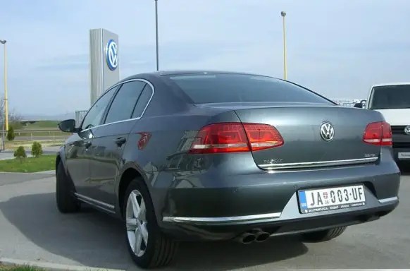 VW Passat B7 rear autodrivel