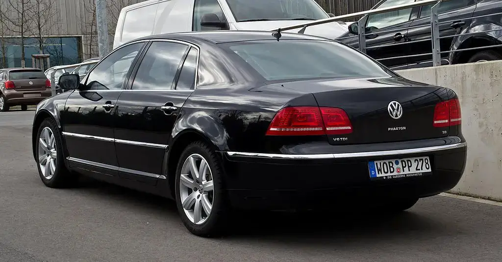 VW Phaeton II rear autodrivel