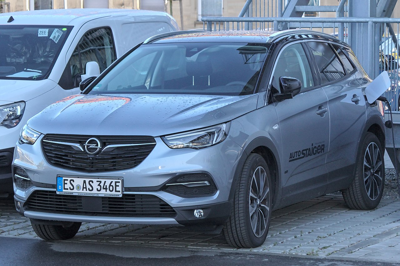 Vauxhall Grandland X front almostcarreviews