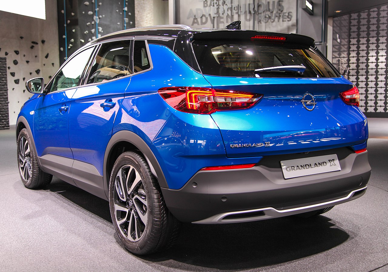 Vauxhall Grandland X rear almostcarreviews