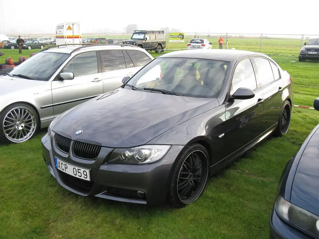 Review : BMW 3 Series E90 ( 2004 &#8211; 2013 )