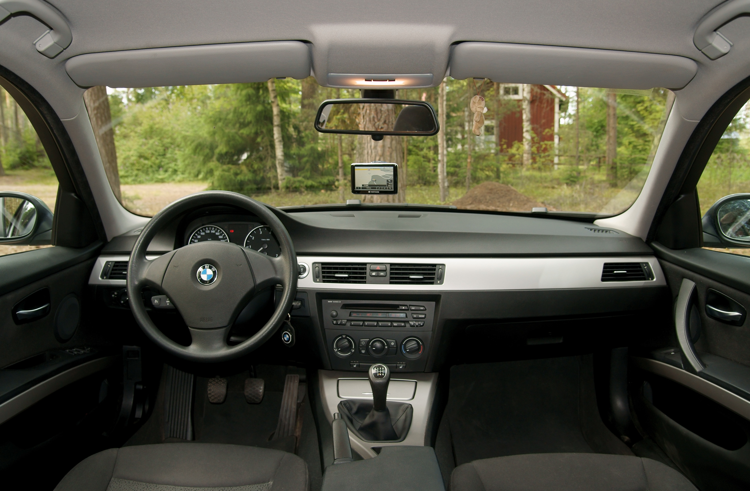 bmw-3-series-e90-interior-autodrivel