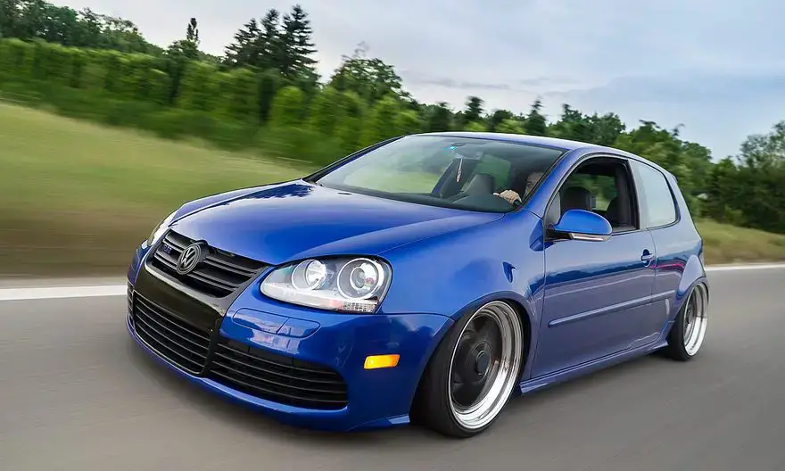 cropped-vw-golf-v-front-almostcarreviews.jpg