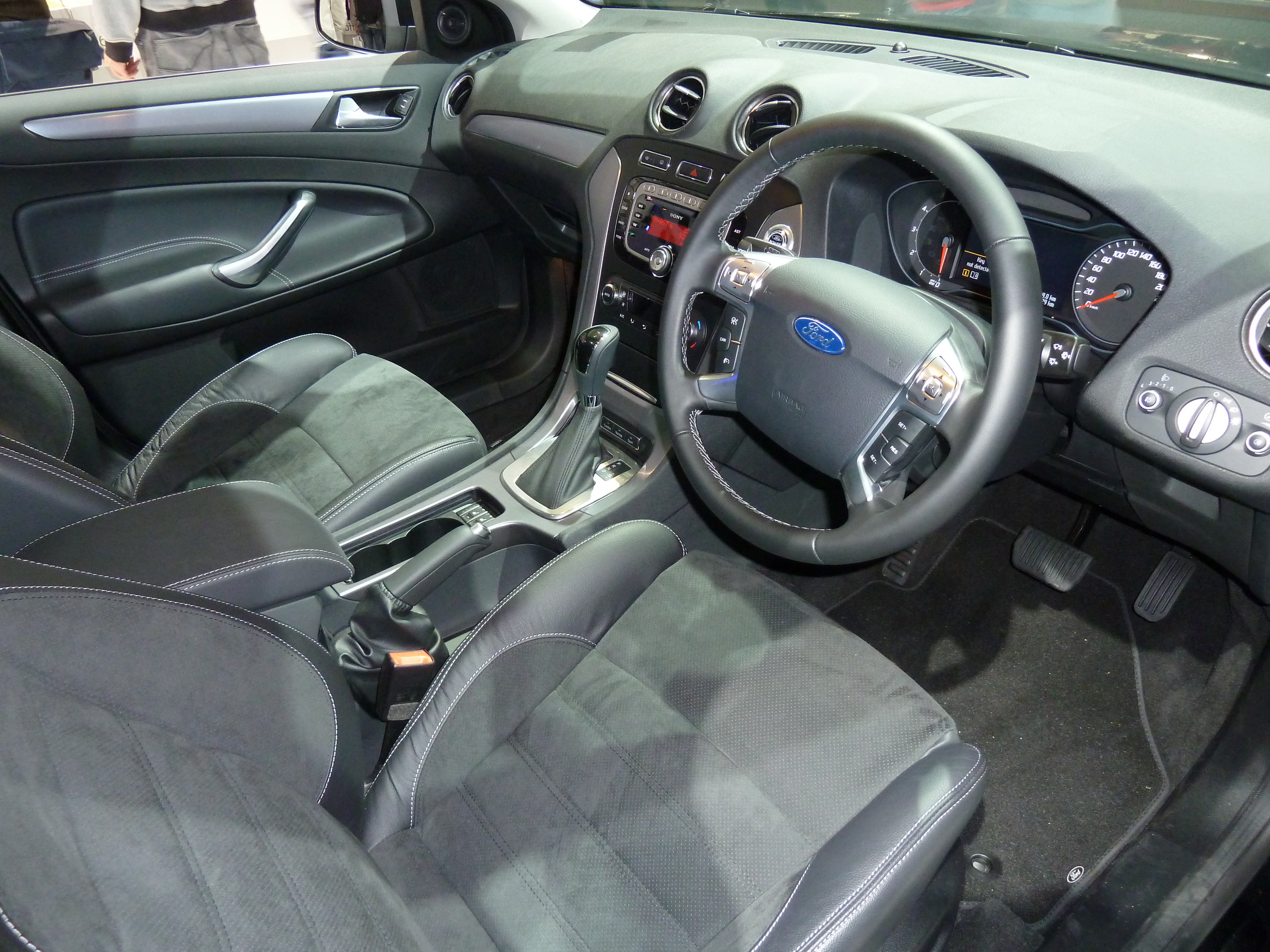 ford mondeo IV interior autodrivel